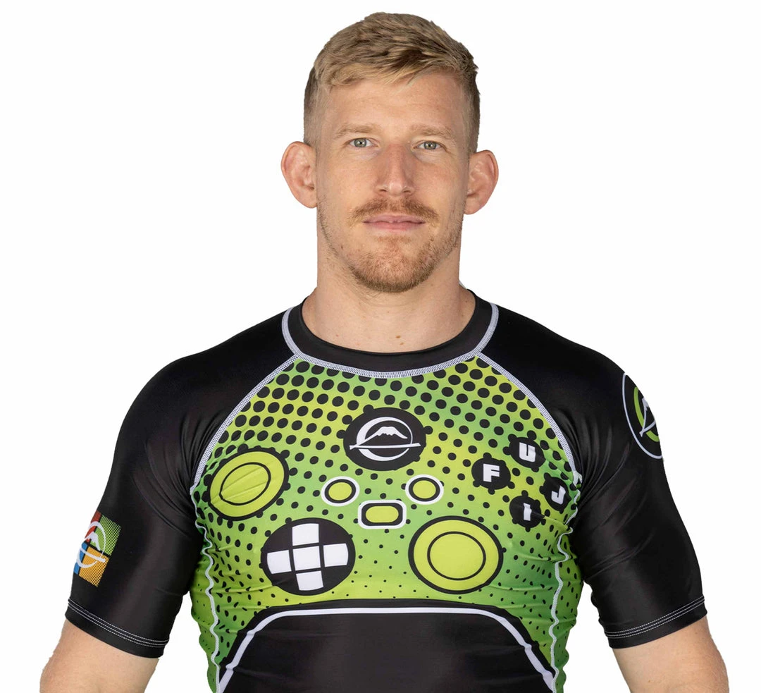 Blowout Gamer Series Short Sleeve Rashguard Green Outlet 1 Blowout Gamer Series Short Sleeve Rashguard Green Outlet